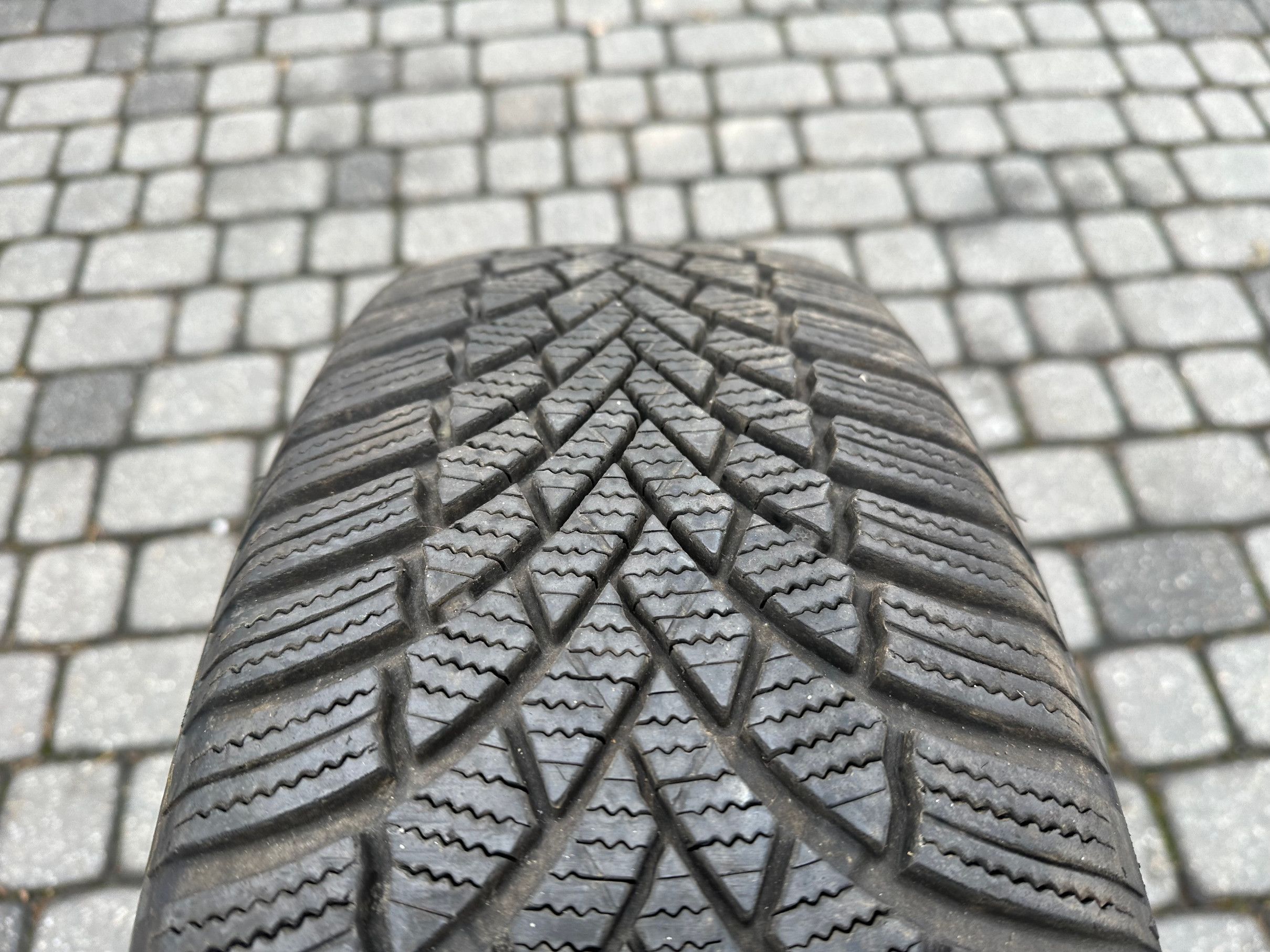 Opony Bridgestone Blizzak LM005 - 195/55/20