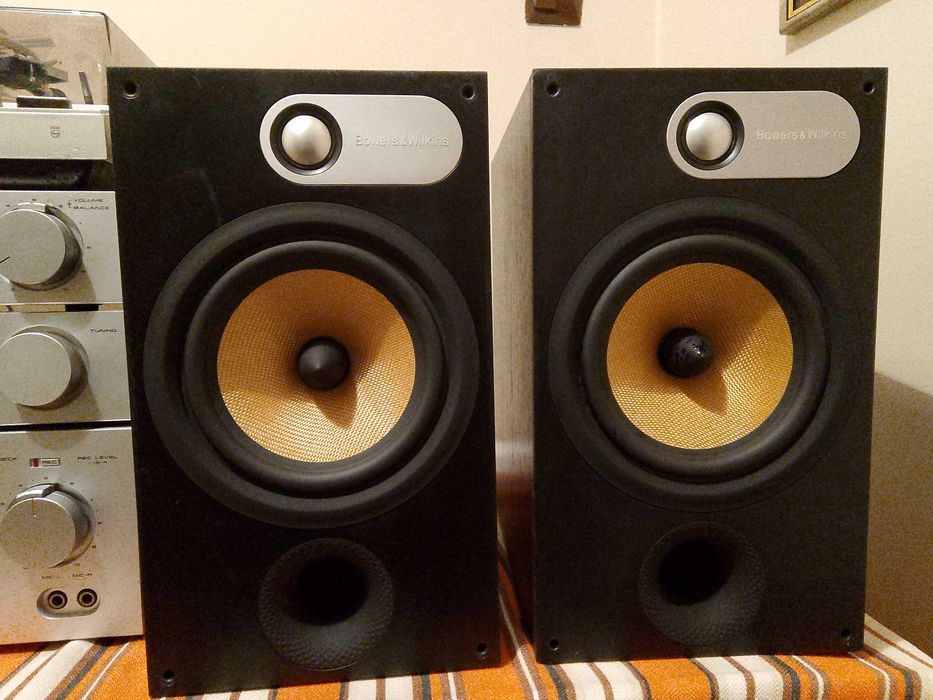 kolumny Bowers Wilkins