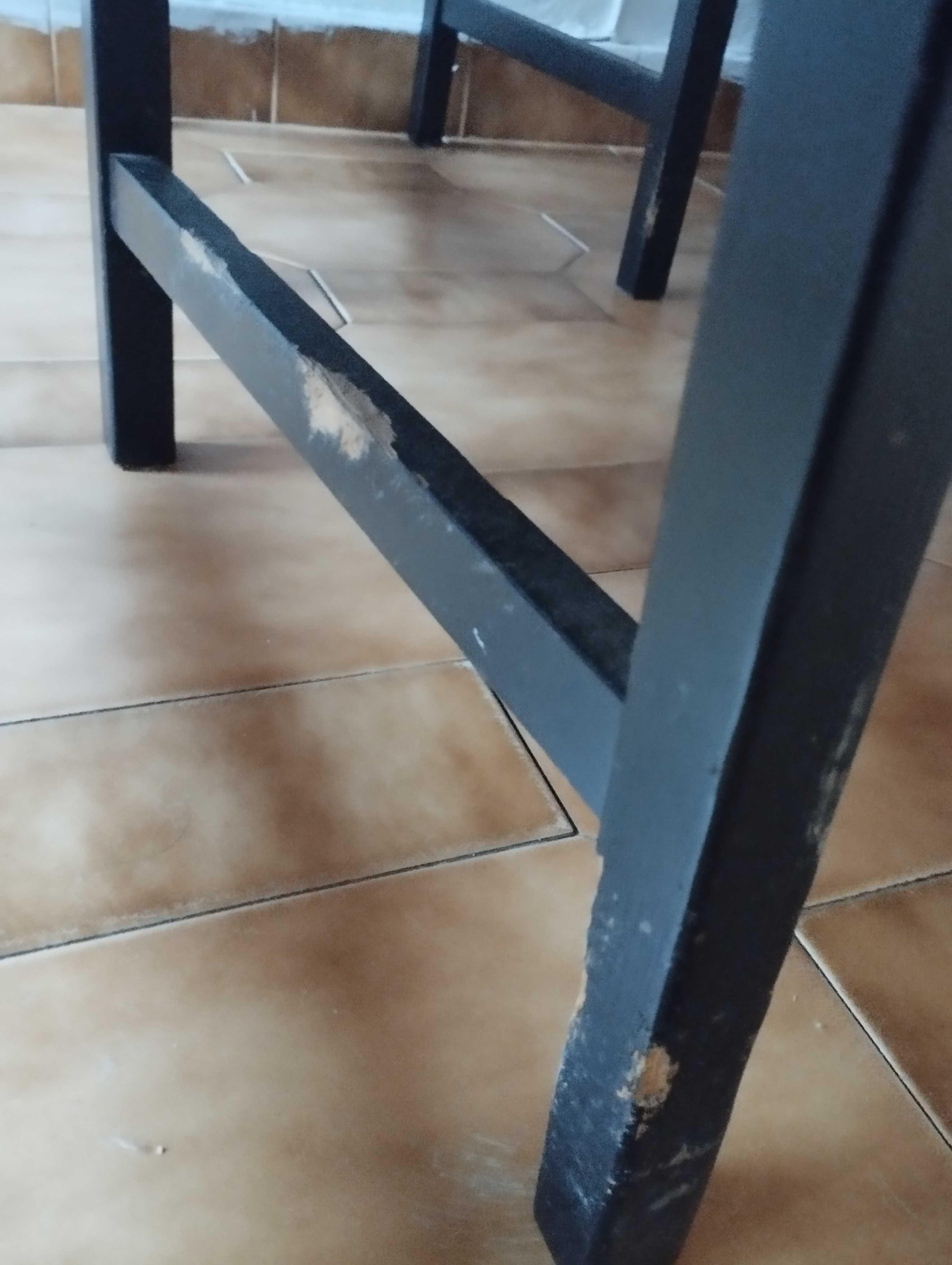 Mesa de Refeições com 4 cadeiras