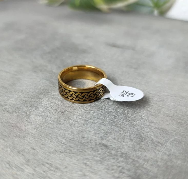 Nowy męski pierścionek ze stali nierdzewnej z celtyckim splotem