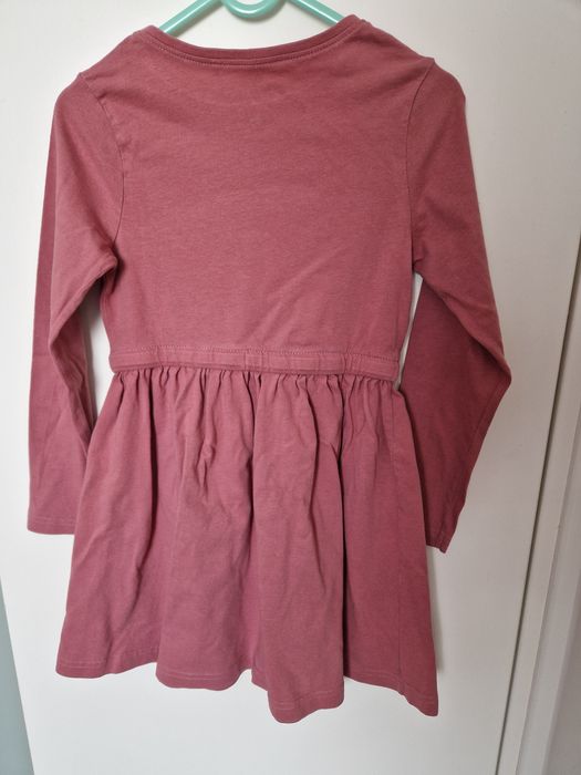 Śliczna sukieneczka z motylkiem