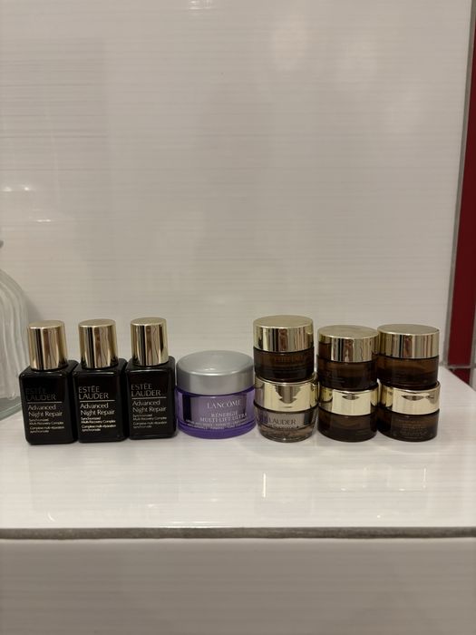 Puste pojemniki Estee Lauder