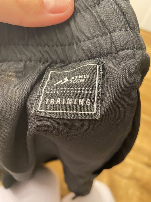 Спортивні шорти athli tech m