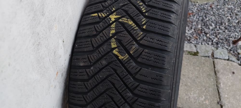 Opony zimowe 4 szt za 160zł 225/60/17