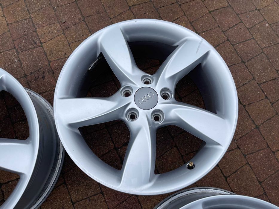 3619. Alufelgi 17" Audi A3 8V oryginalne 6.5J ET43 5x112 proste