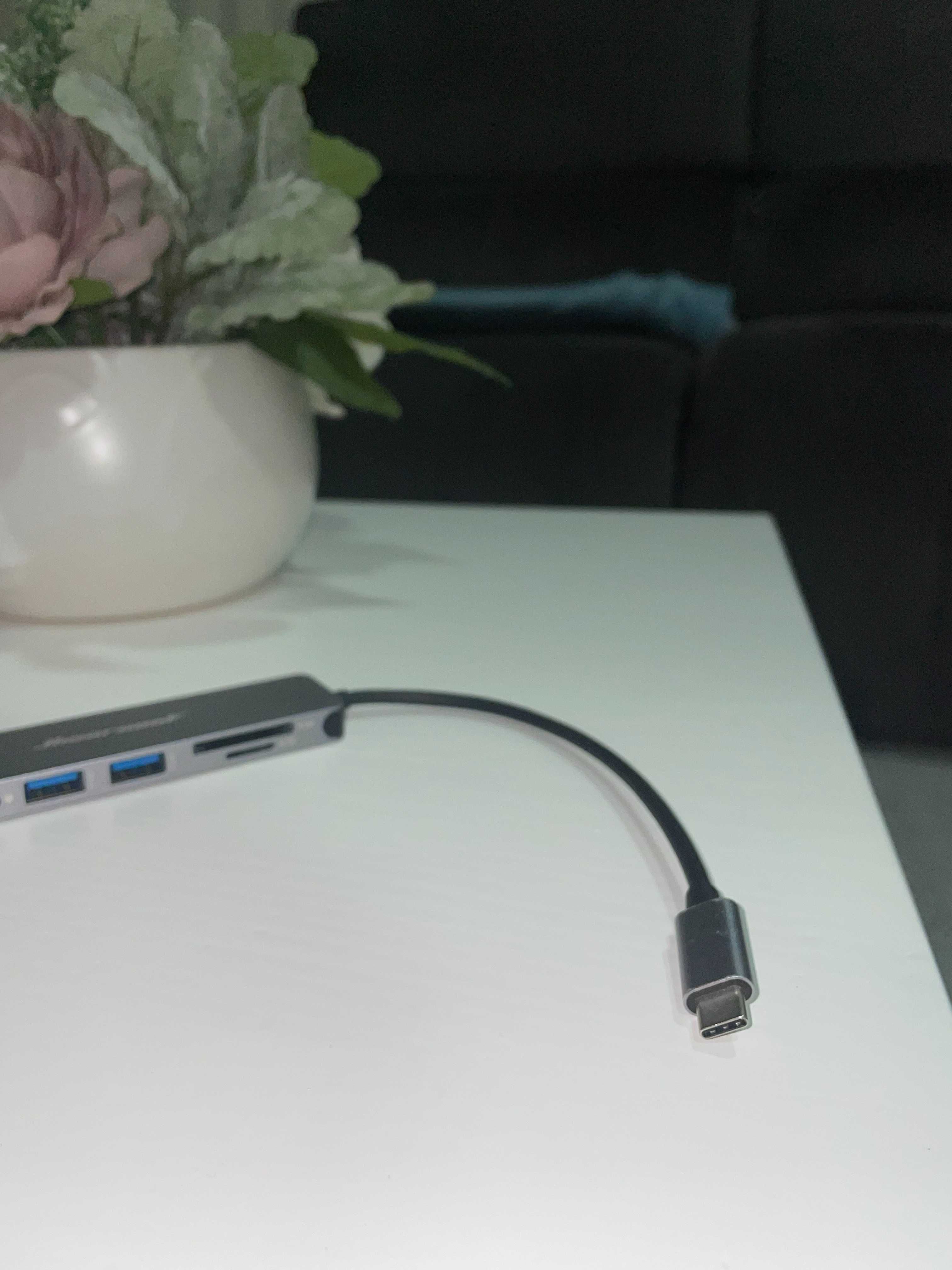 Hub USB-C para Portátil, Tablet, etc...