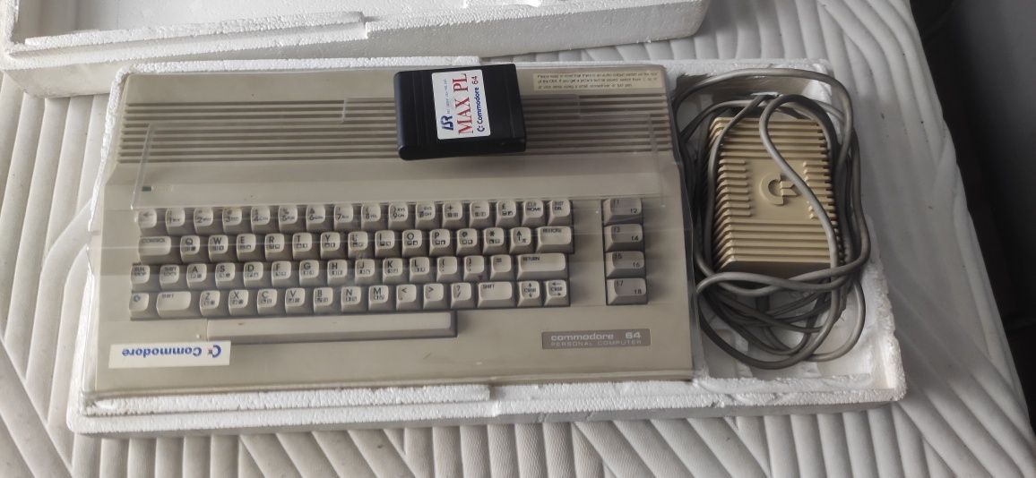 Komputer COMMODORE 64 C64 pudełko oryginalne