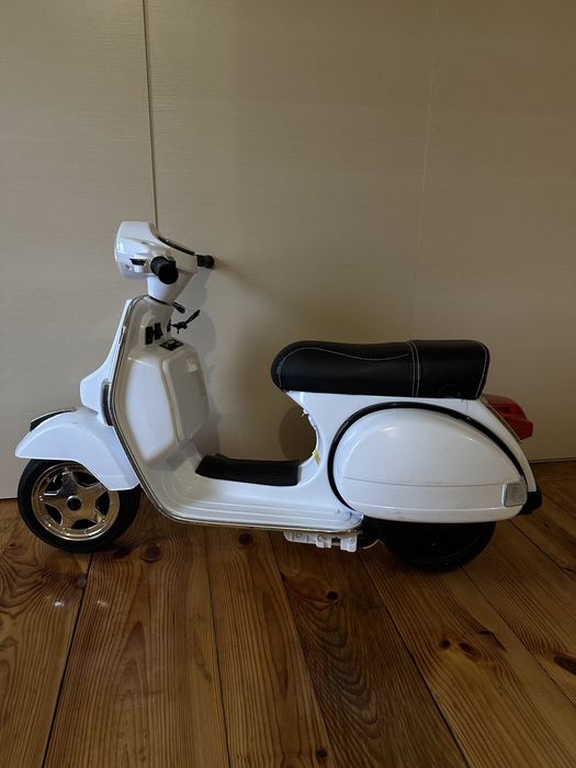 Дитячий мотоцикл Vespa (оригінальний)