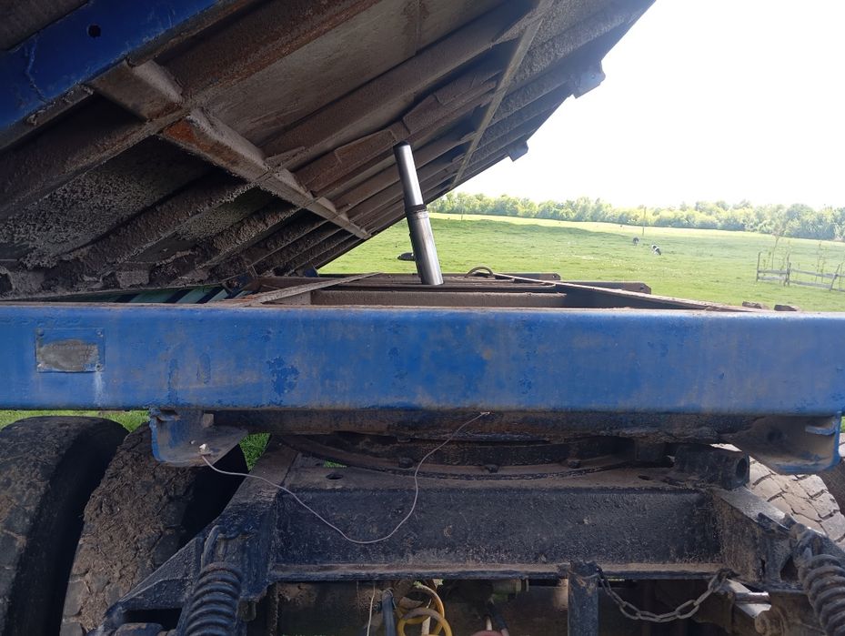 Самоскид Камаз причіп самоскид