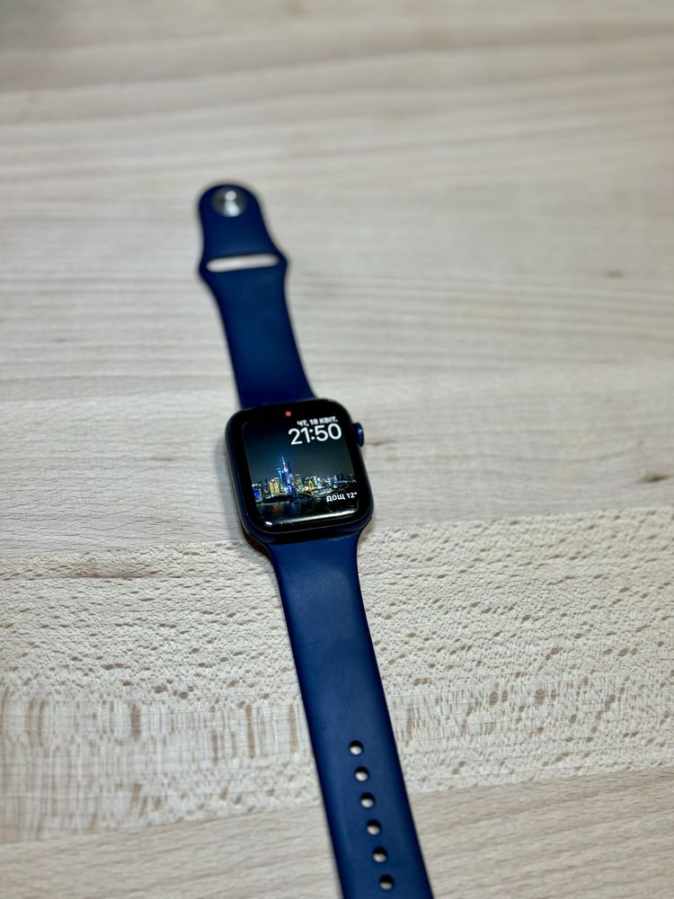 Apple Watch 44mm siries 6 Blue Aluminium GPS Deep Navy Sport Band