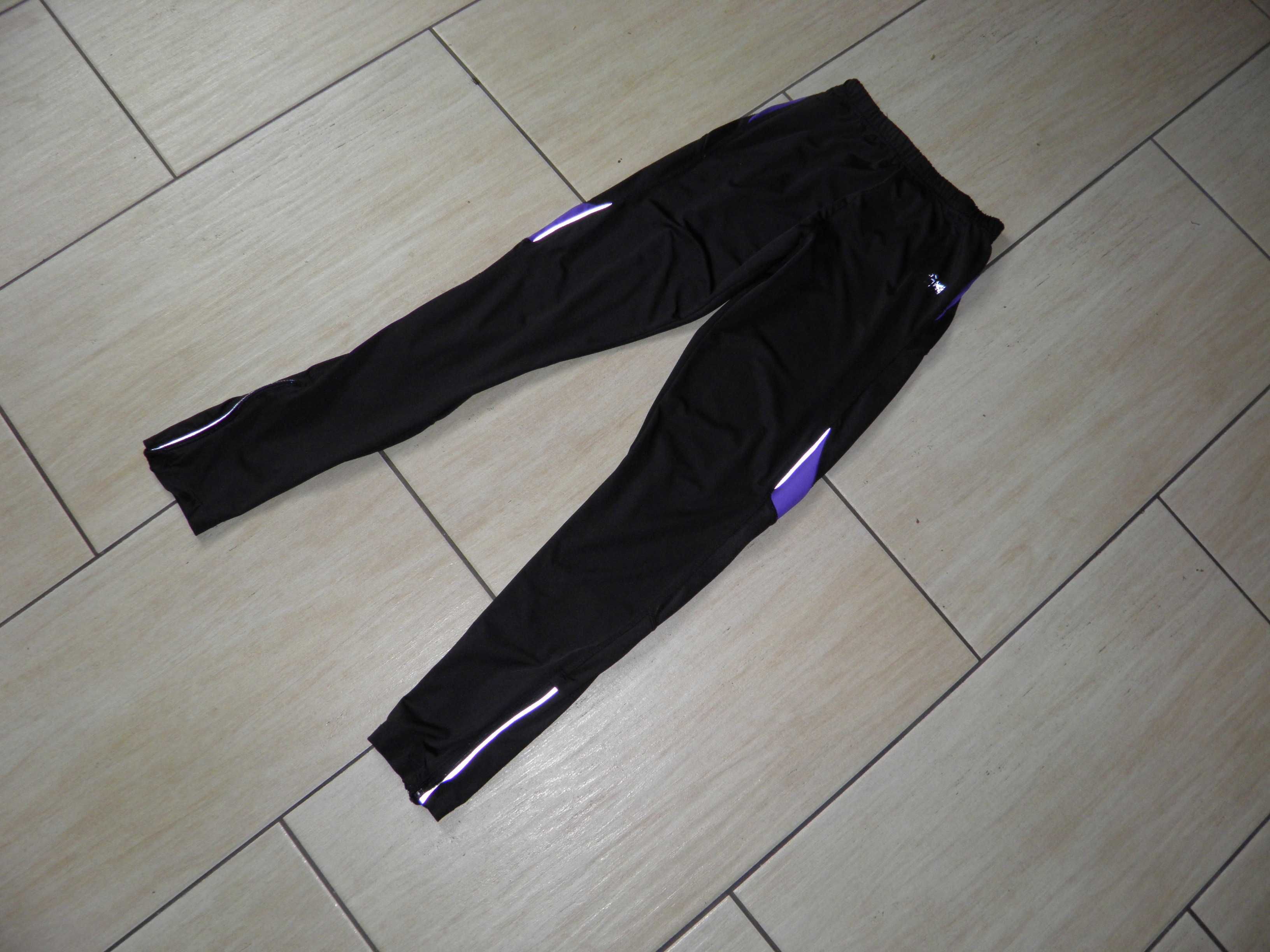 Spodnie  leggins  r 152