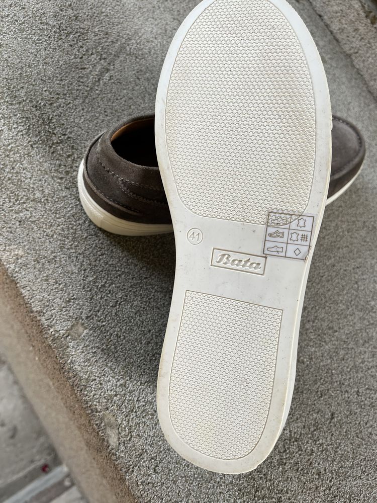 Продам лофери чоловічі Bata RED LABEL
