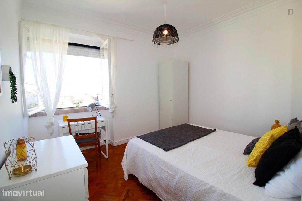 706234 - Quarto com cama de casal em...