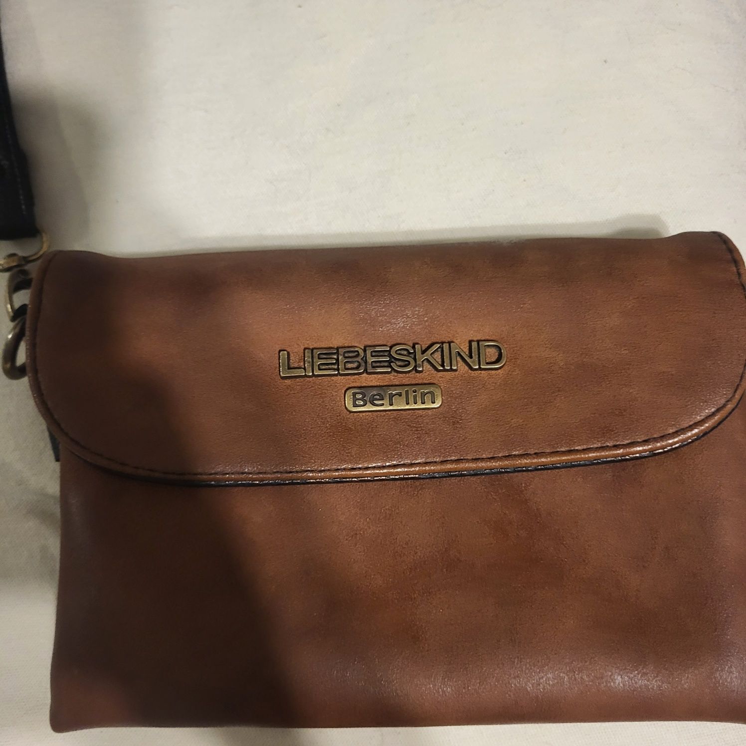 Torebka listonorka Liebeskind Berlin z Turcji