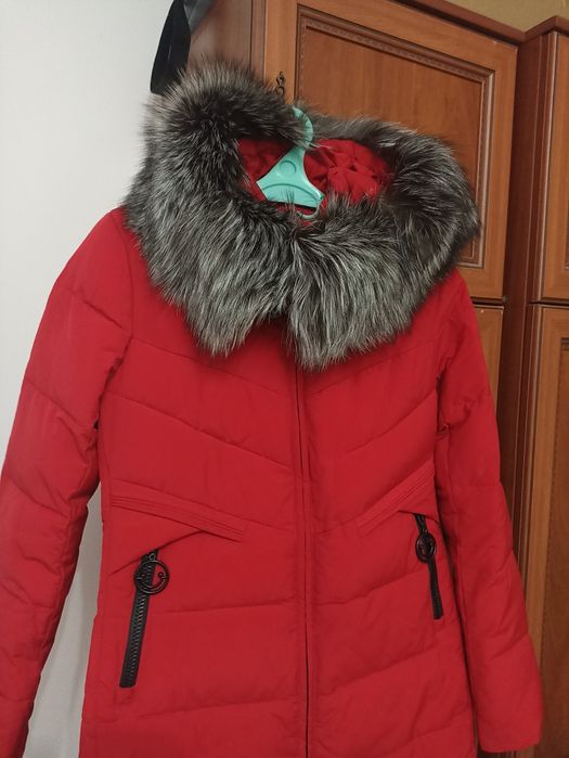 Продам пуховик,натуральна чорнобурка