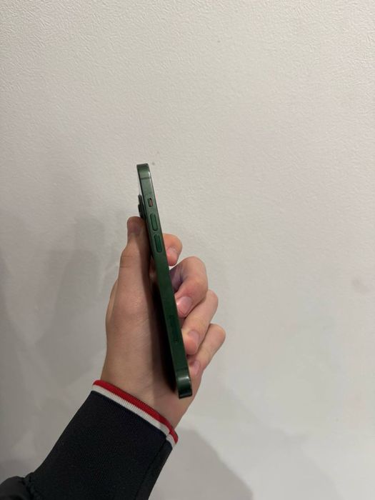 iPhone 13 green