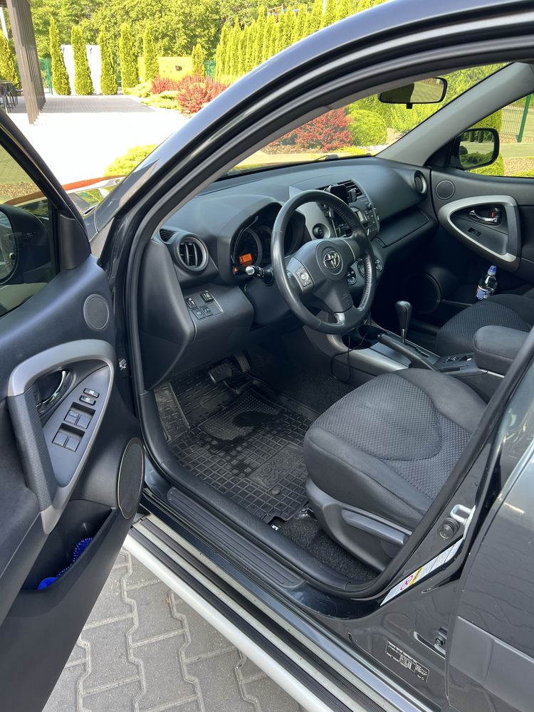 Продам Tayota Rav 4