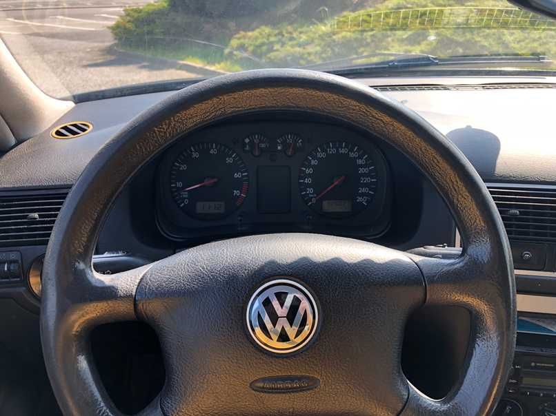 Volkswagen Golf - 4 - Rocznik 2001 (faktura 23% VAT)