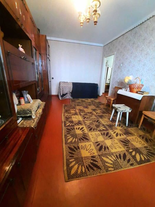 HE S4 Продам 3 комнатную квартиру метро Роганский ж/м ул. Луи Пастера