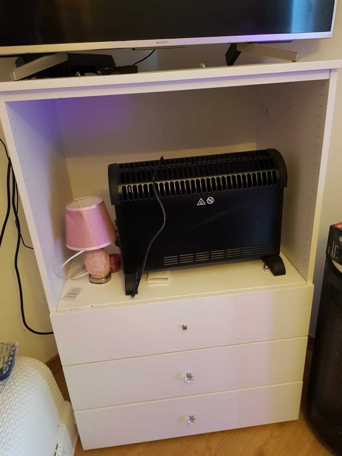 IKEA Sideboard Guardafatos com varoes e prateleiras