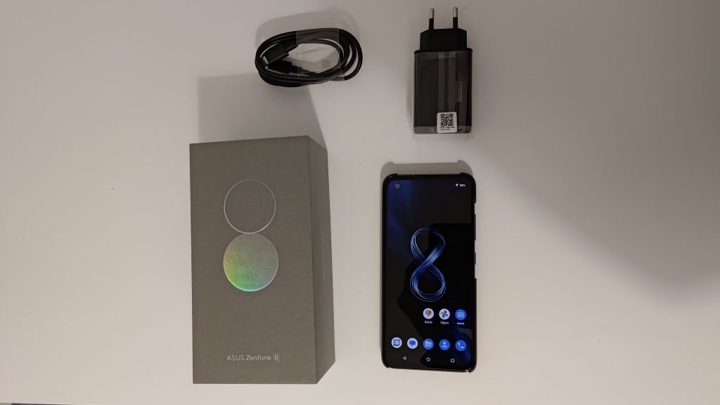Asus Zenfone 8 (jak nowy)