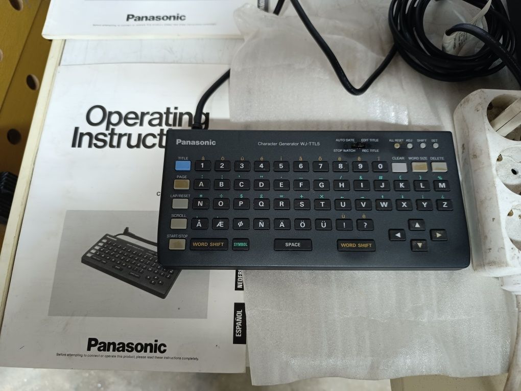 Mesa  mistura Panasonic WJ-AVE5 com gerador caracteres