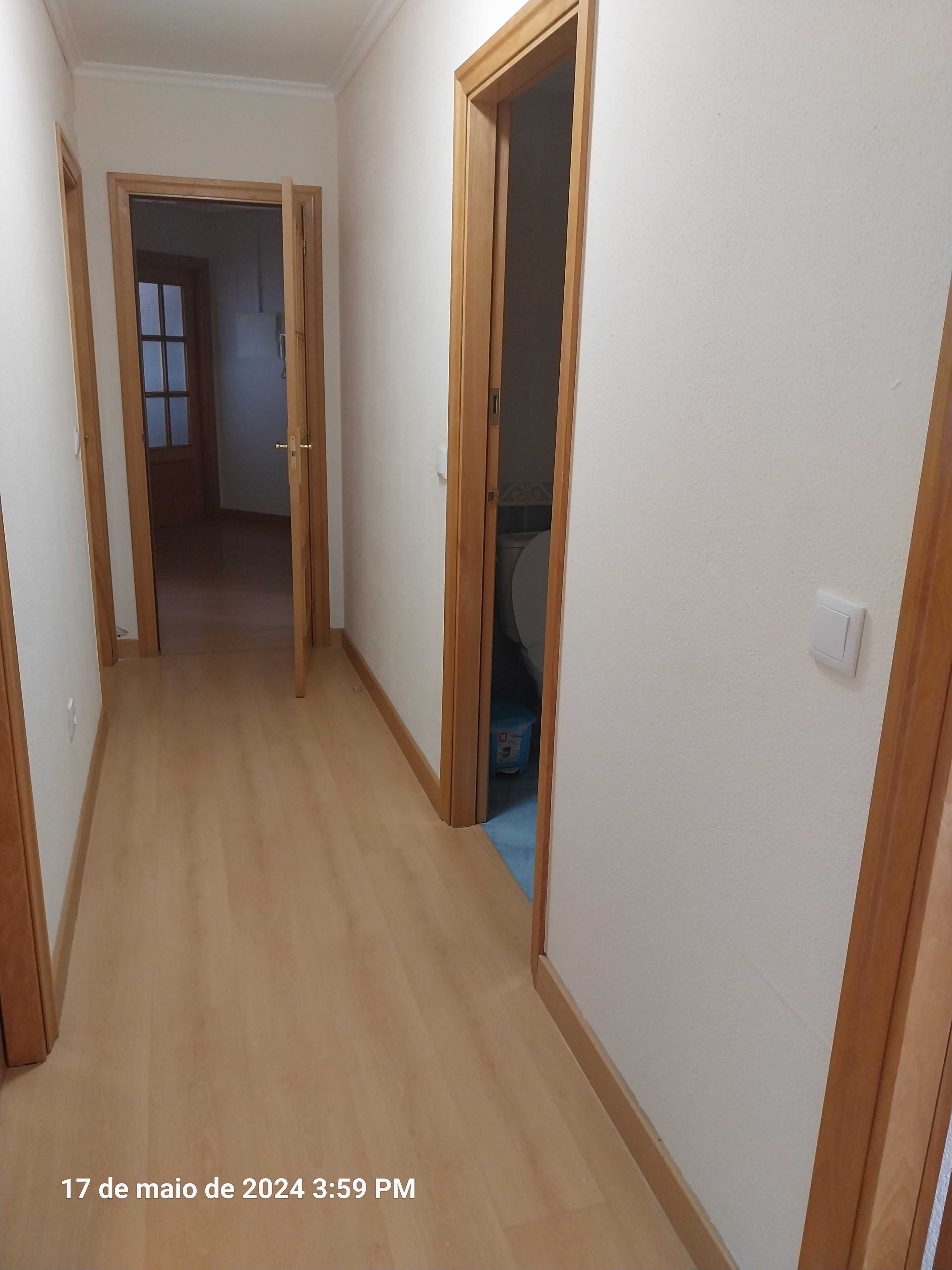 Apenas mulher Quarto compartilhado  cada cama 300€+300€ da calção