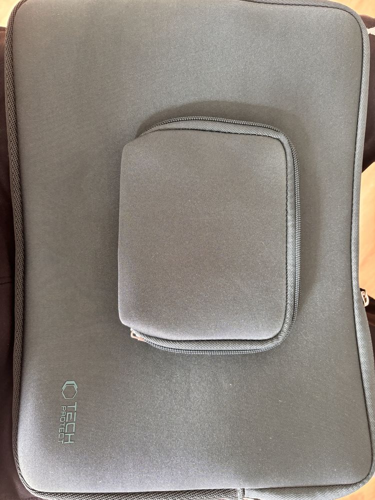 Etui torba kopertówka laptop plus etui na ładowarke