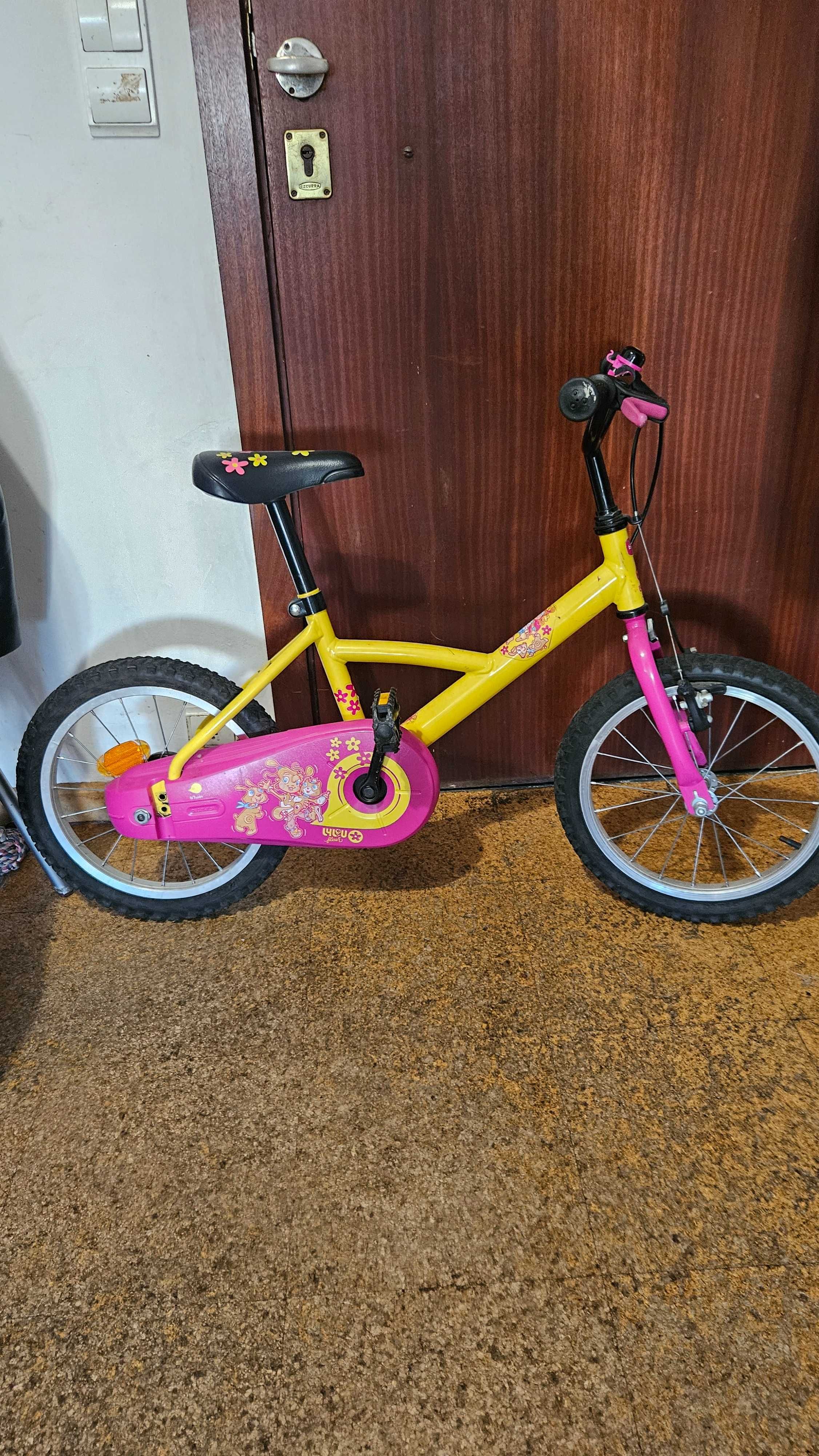Bicicleta menina