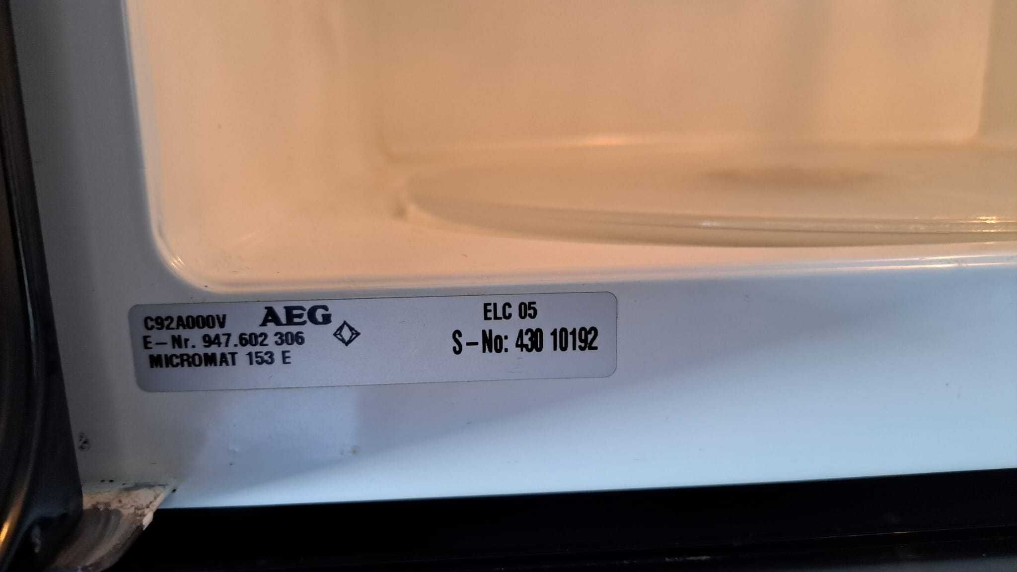 Micro-ondas AEG de 900w de encastrar