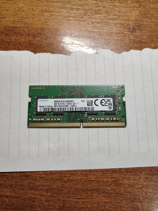 Продам оперативну пам'ять Samsung ddr4, 4 GB 3200MHh в робочому стані