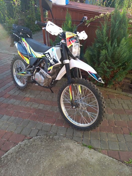 Мотоцикл BSE J3 ENDURO 300  175FMM 300