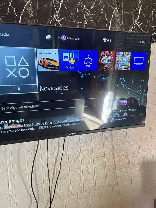 Vendo ps4 500gb como nova completa com 5 jogos