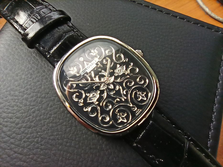 Годинник Dieovale Ellipse