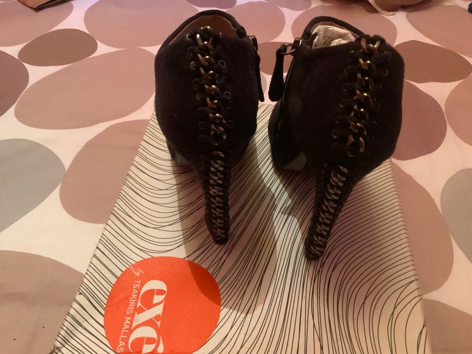 Botins pretos exé