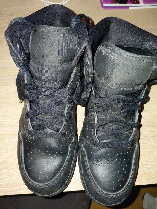 Ботінки.кросівки.хайтопи