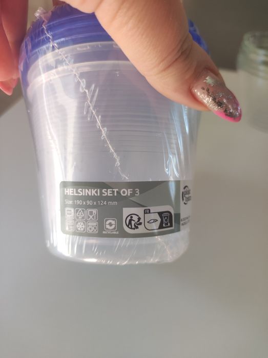 Zestaw trzech pojemników plastikowych