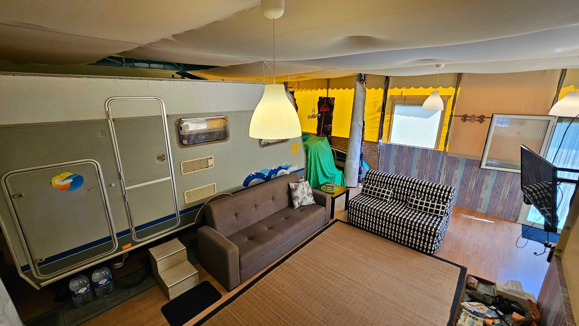 Alvéolo com Caravana + Estrutura Coberta