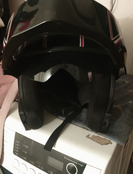 Шлем отличный в идеальном состоянии