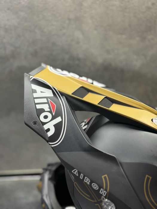 Шолом Airoh twist 2.0