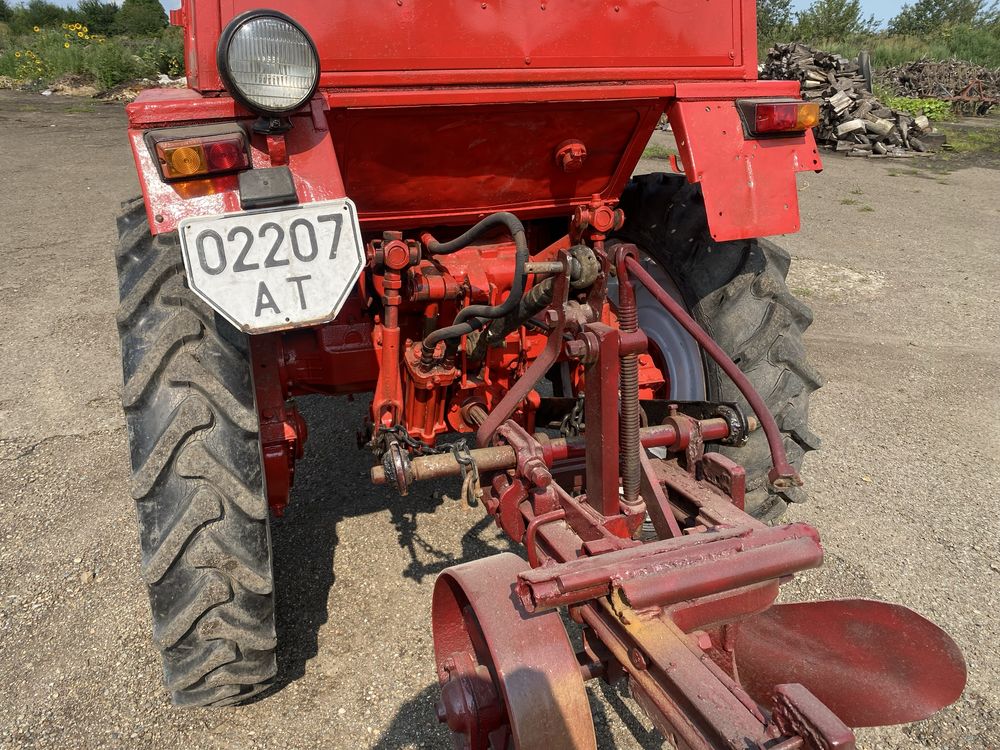 Продам трактор т25 владимирец з плугом