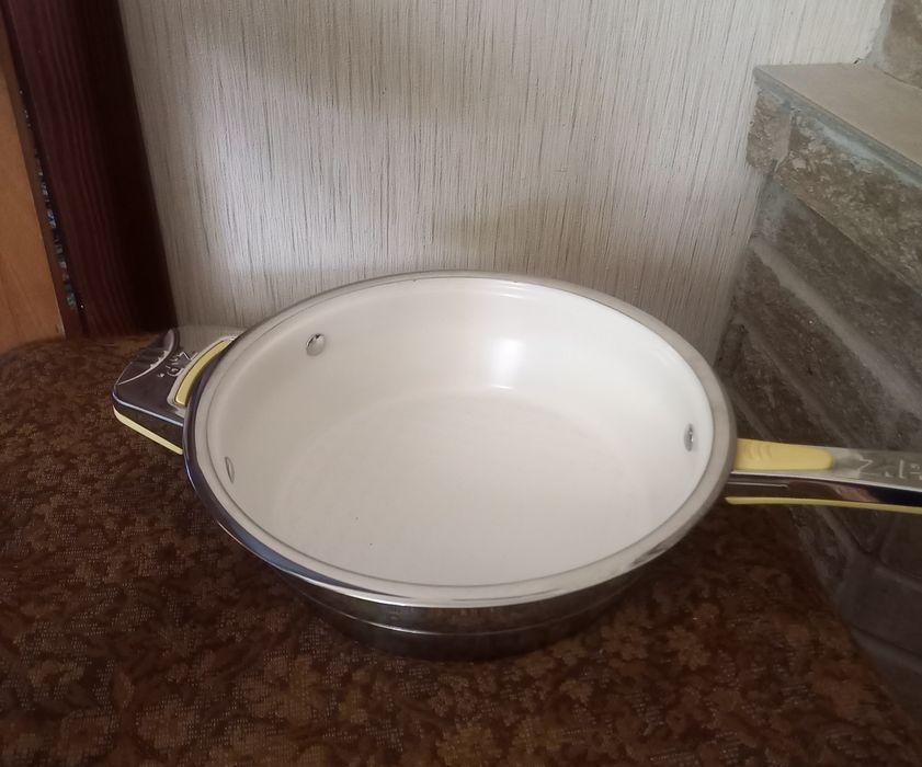 Сковорода керамічна Z.P.T.R. swiss