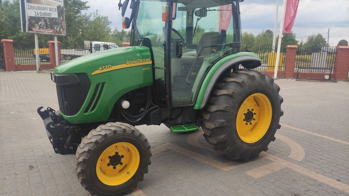 Ciągnik John Deere 4720