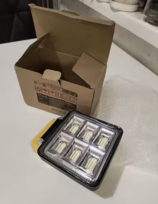 Прожектор лампа освещения павербанк на dewalt акуму новий якісний ліхт