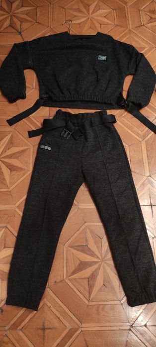 Теплий костюм на дівчинку 9/10 років