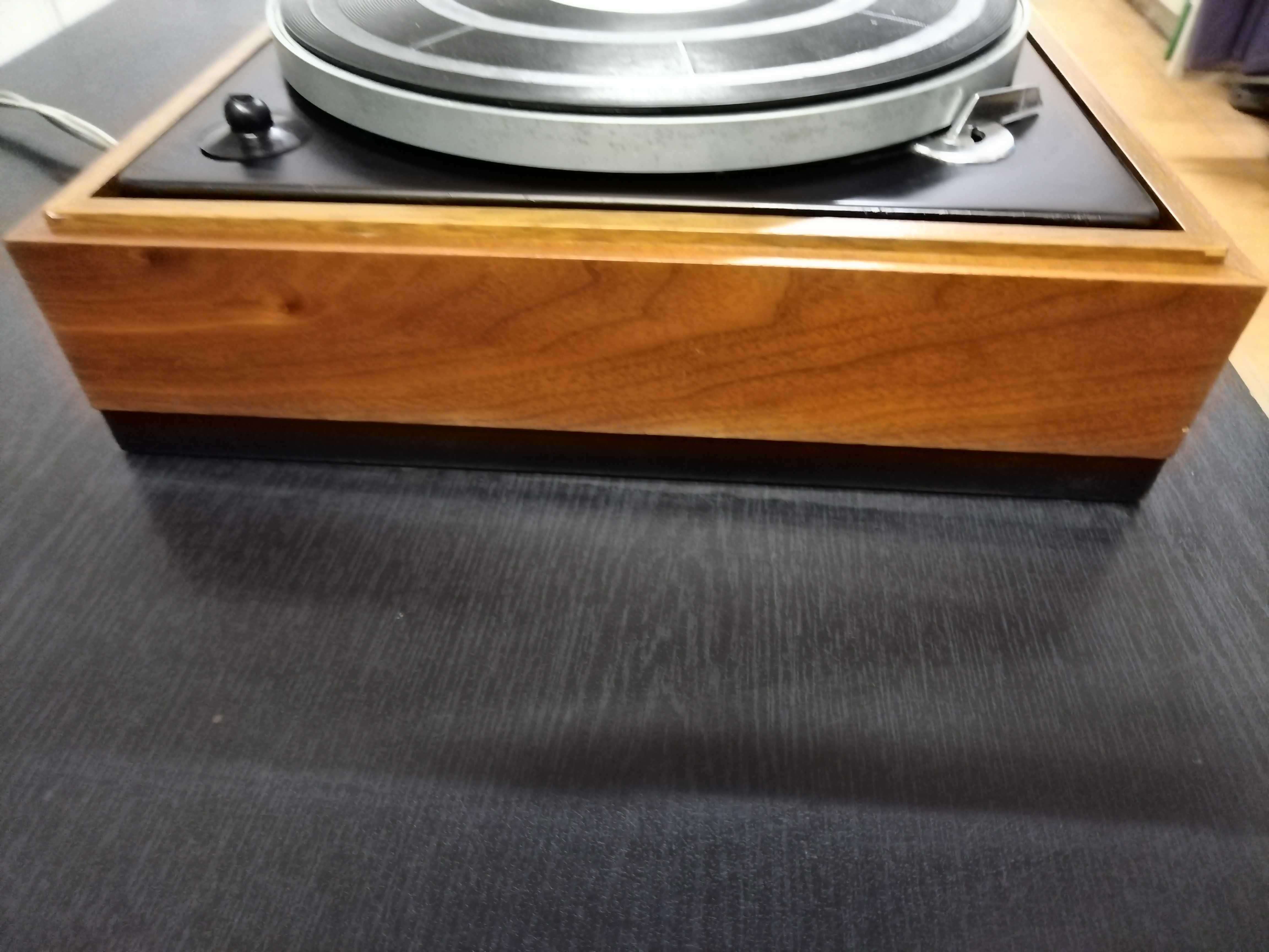 Gramofon Elac  50H MIRRACORD talerz kręci ,ramie reaguje