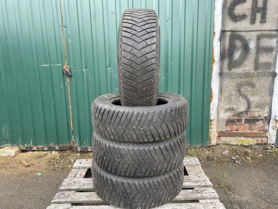Шипована Резина 235/65 R17 GoodYear Зимова Гума З Шипами Шиповка