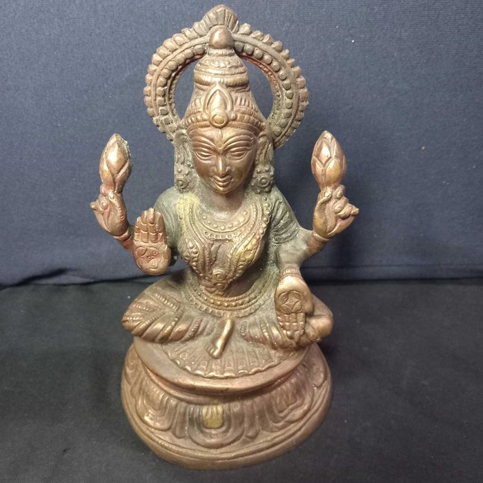 Lakshmi estátua em latão