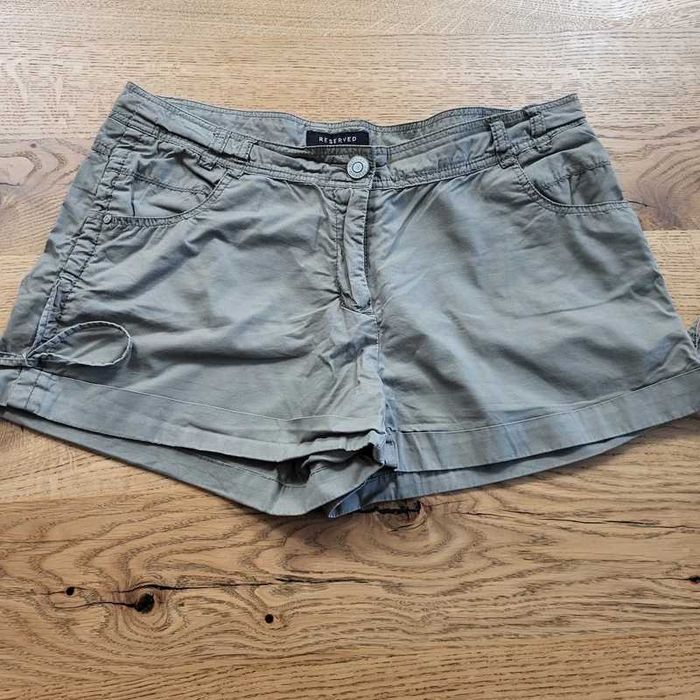 Spodenki Reserved r. 40