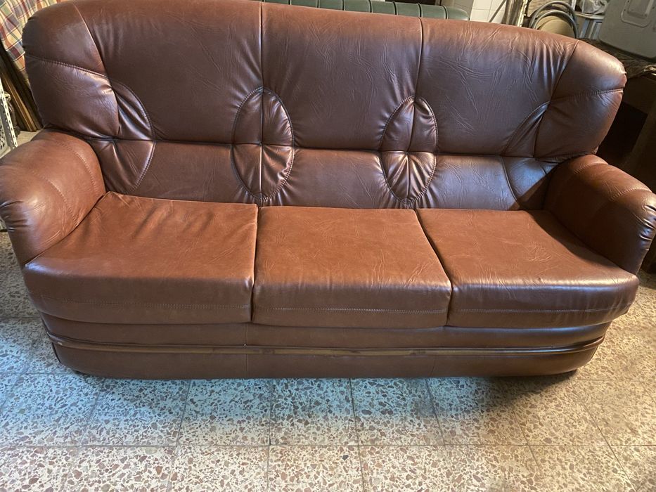 Sofa de sala em estado novo